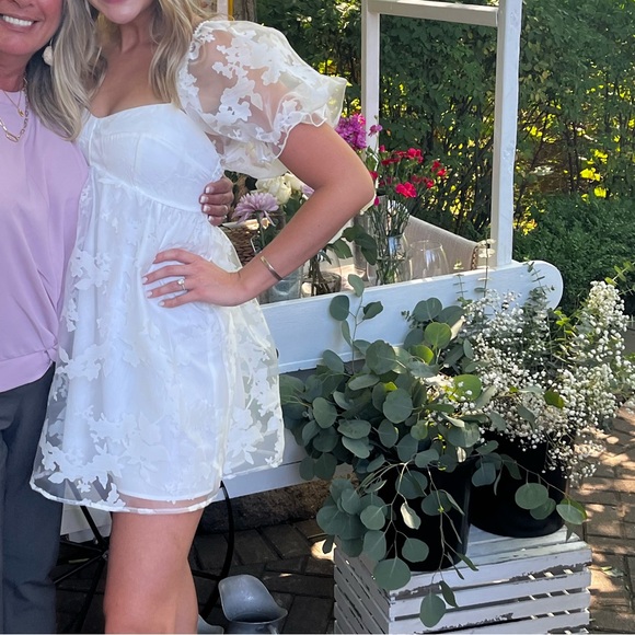 White Floral Allison + Dress - Picture 2 of 3